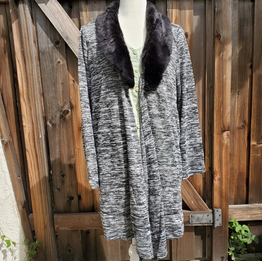 Soft black faux-fur collar cardigan 1X NWT